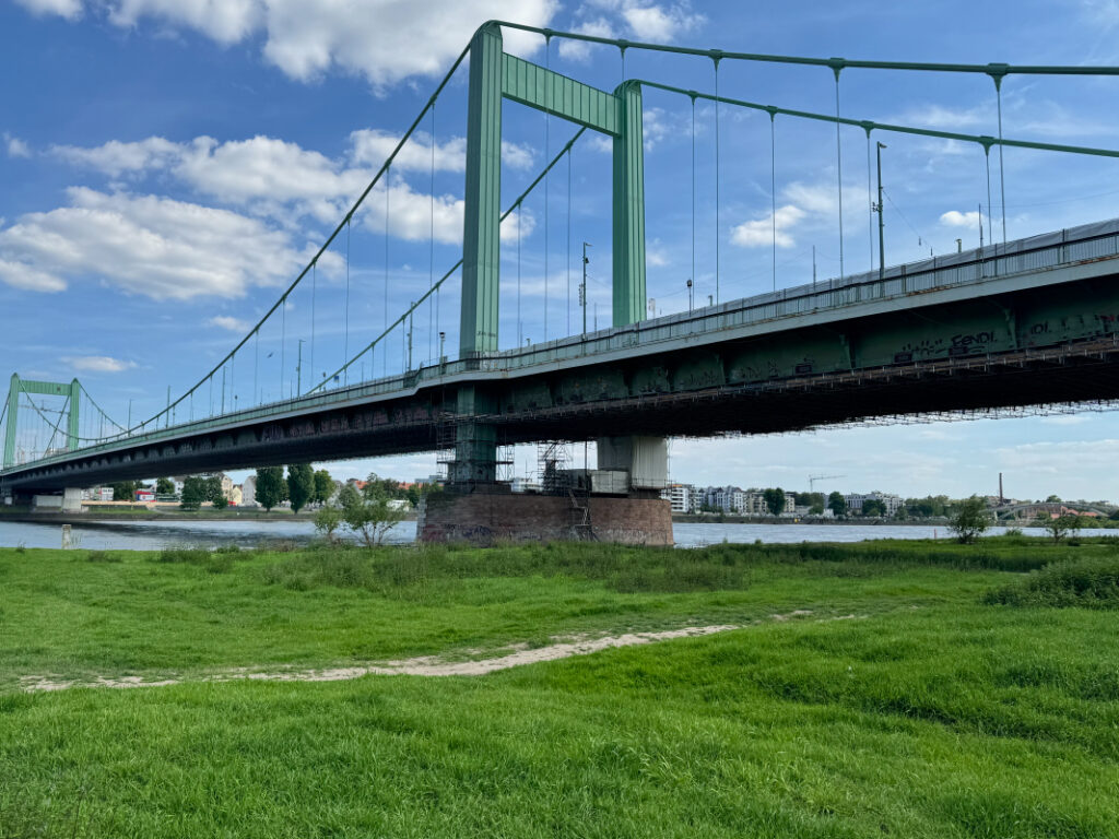 Hängebrücke Köln-Mülheim